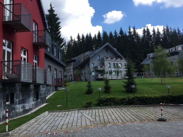 Resort 302 Harrachov Bagian luar foto